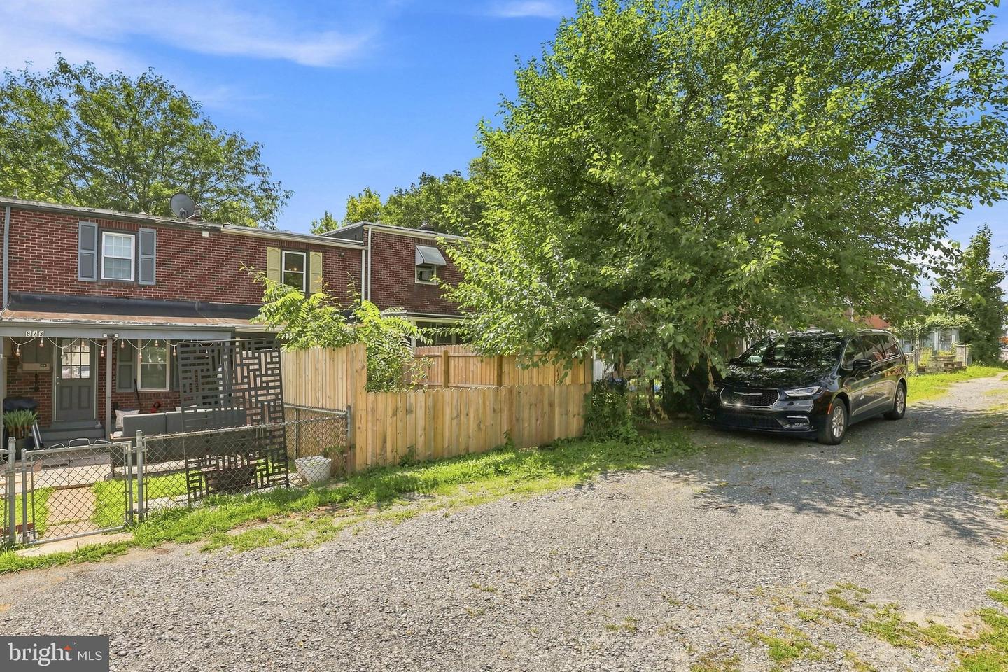 825 Union St Property Photo 35