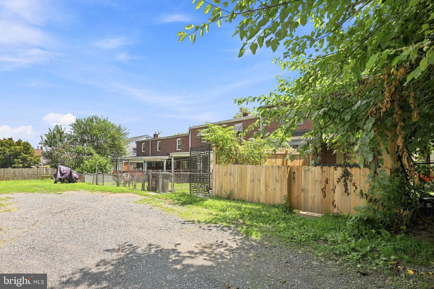 825 Union St Property Photo 36