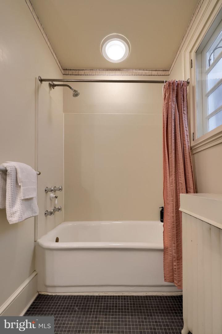 340 E Orange St Property Photo 53