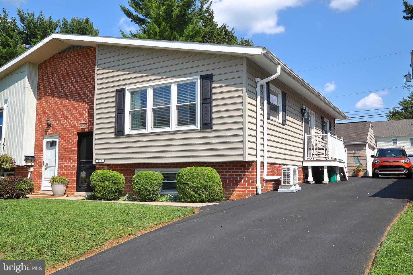 543 Golden St Property Photo 1