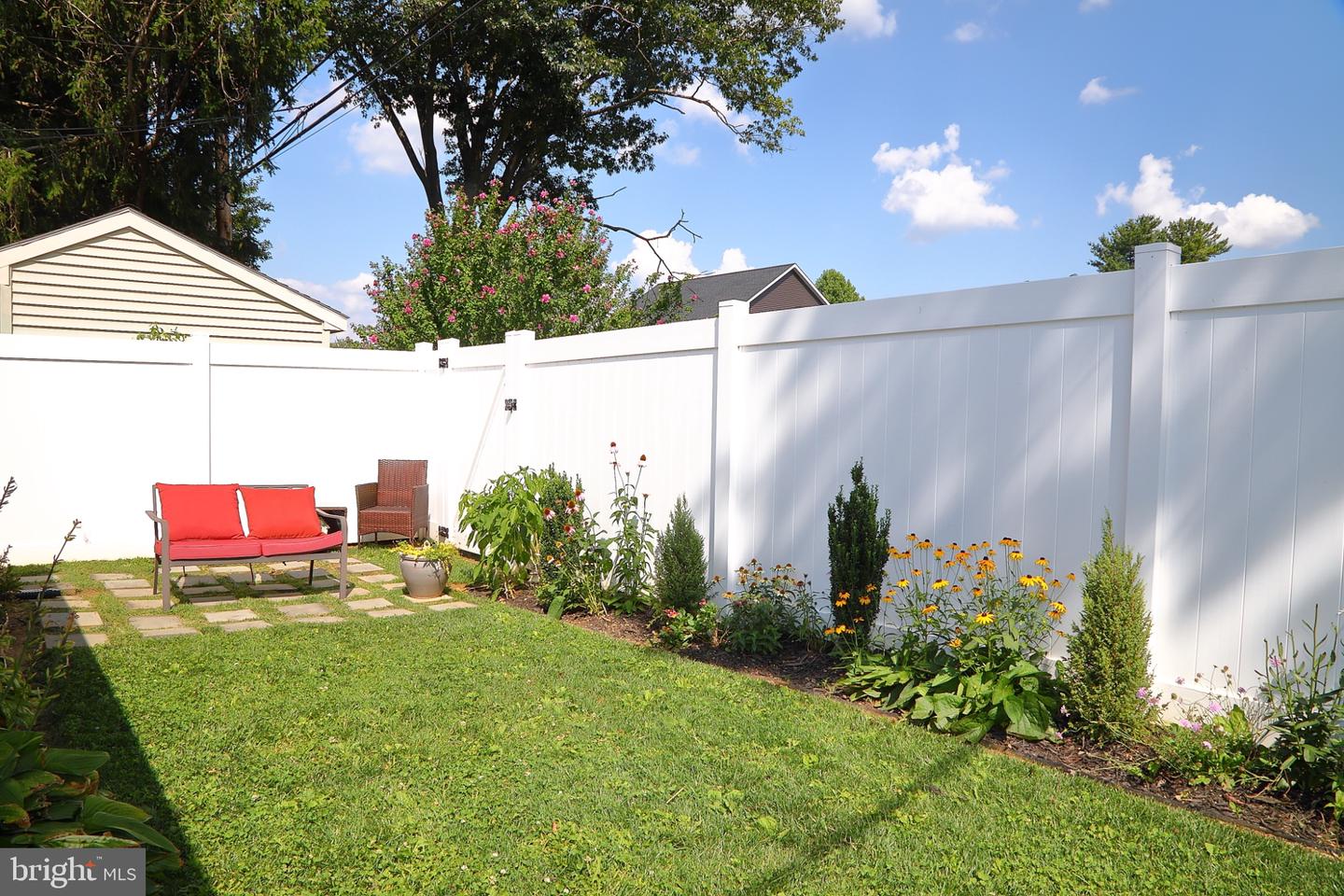 543 Golden St Property Photo 30