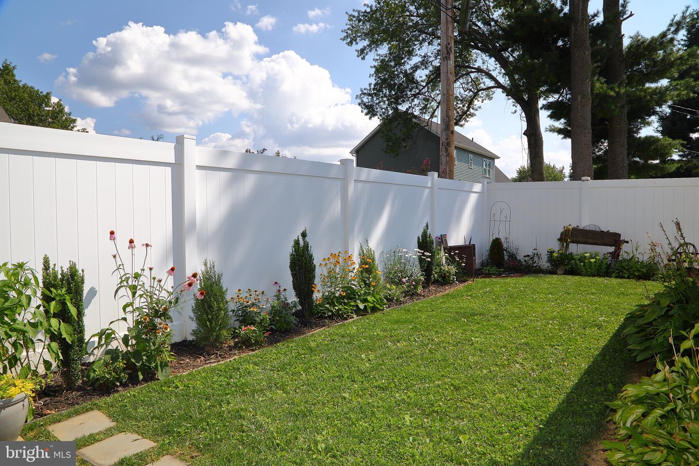 543 Golden St Property Photo 31