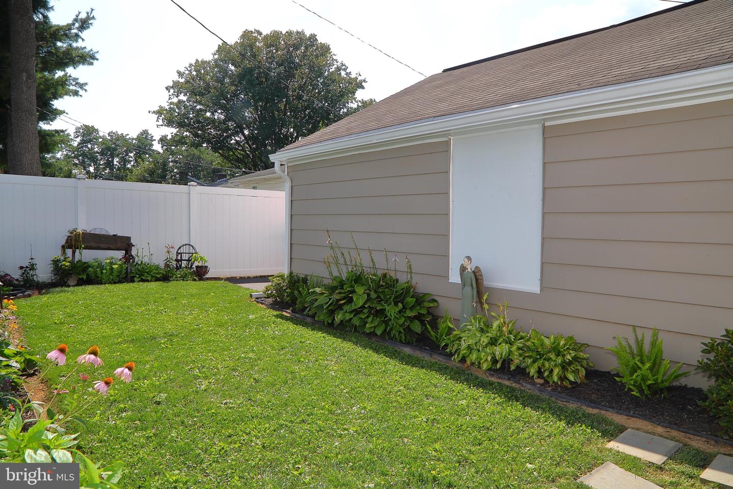 543 Golden St Property Photo 32