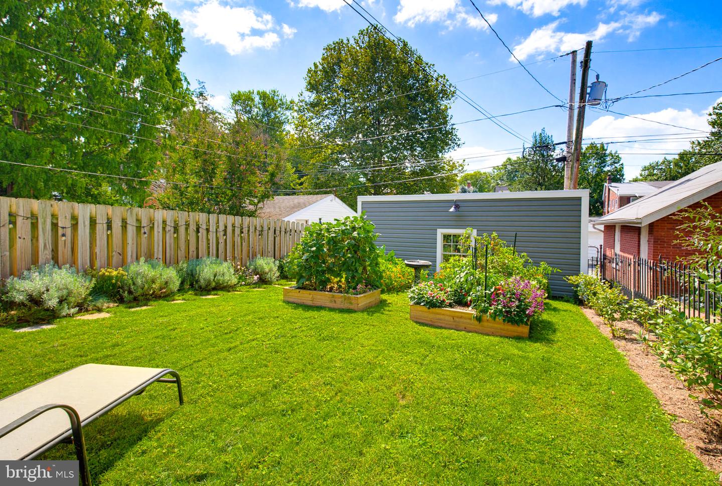 1182 Elm Ave Property Photo 28