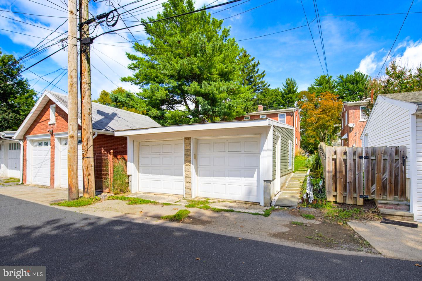 1182 Elm Ave Property Photo 31