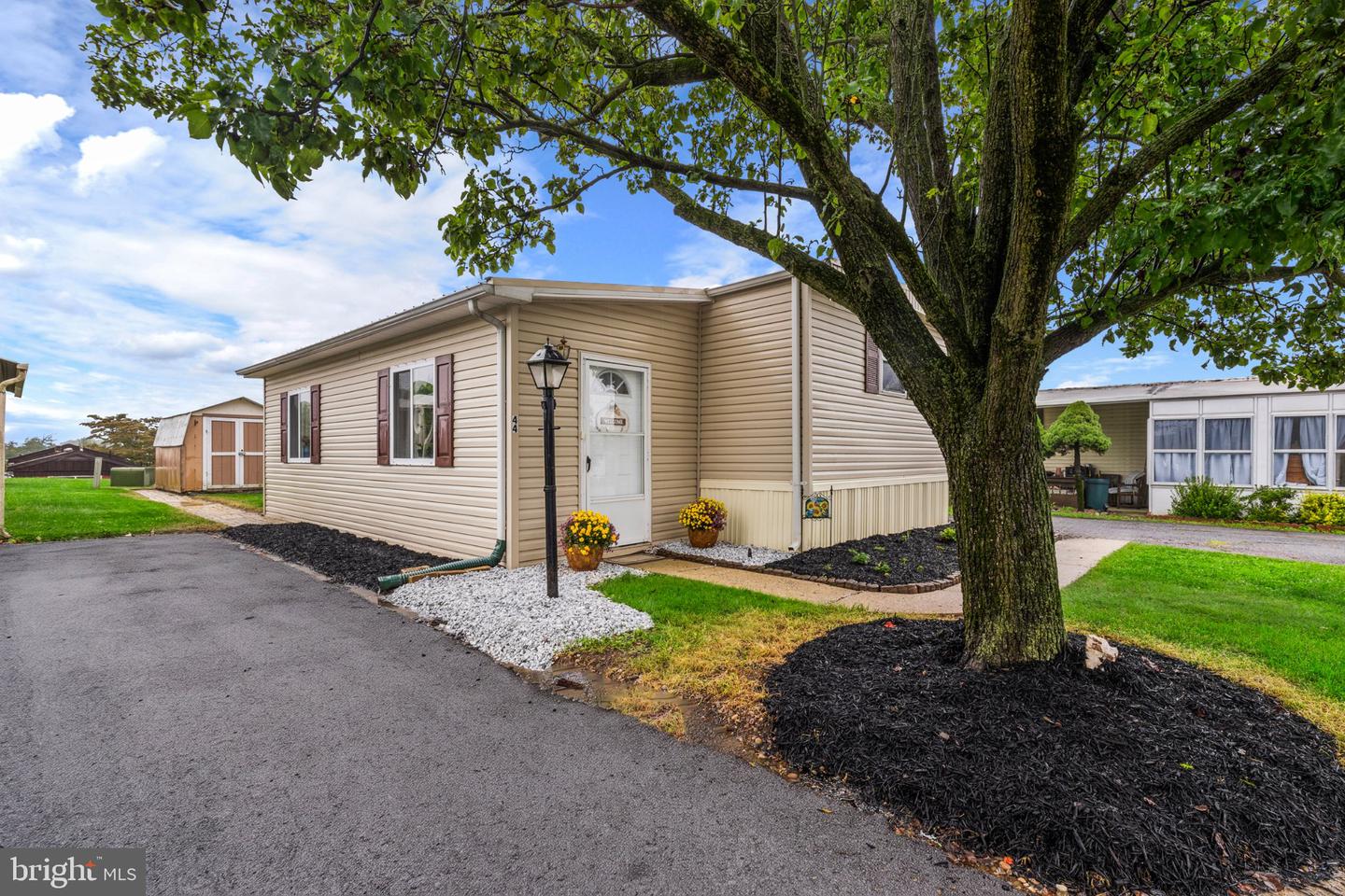 44 RIDGEWOOD MNR