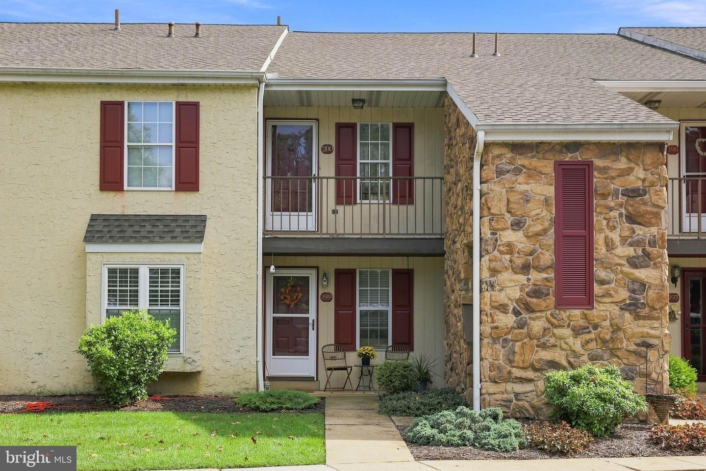 199 Oak Knoll Cir Property Photo 1