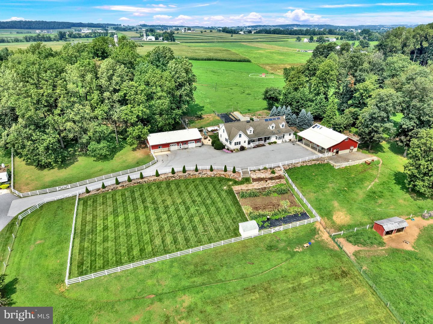 942 VALLEY RD