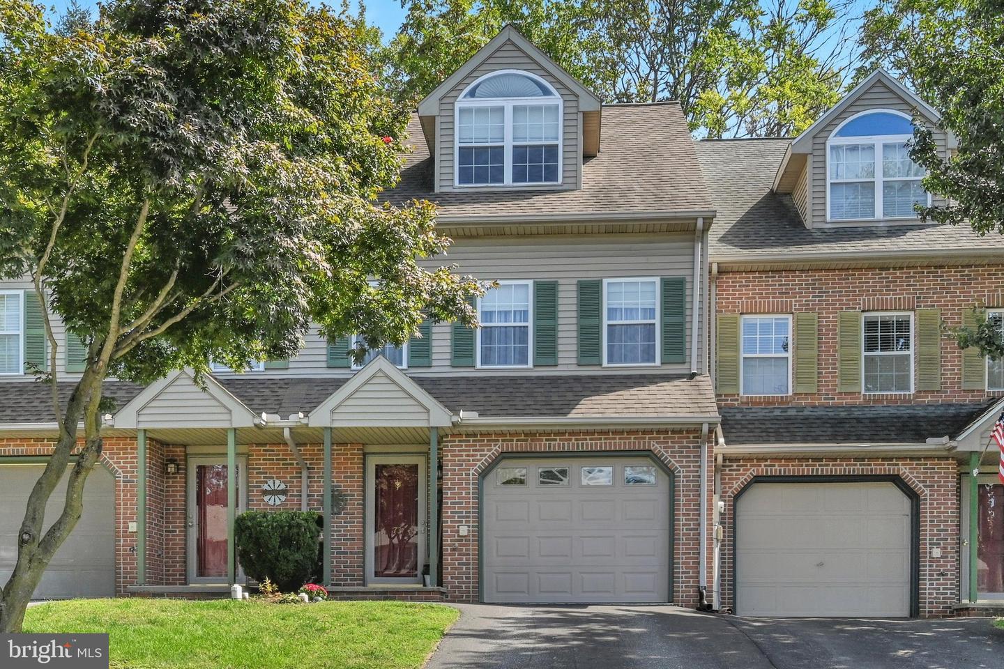 73 Ironstone Property Photo 1