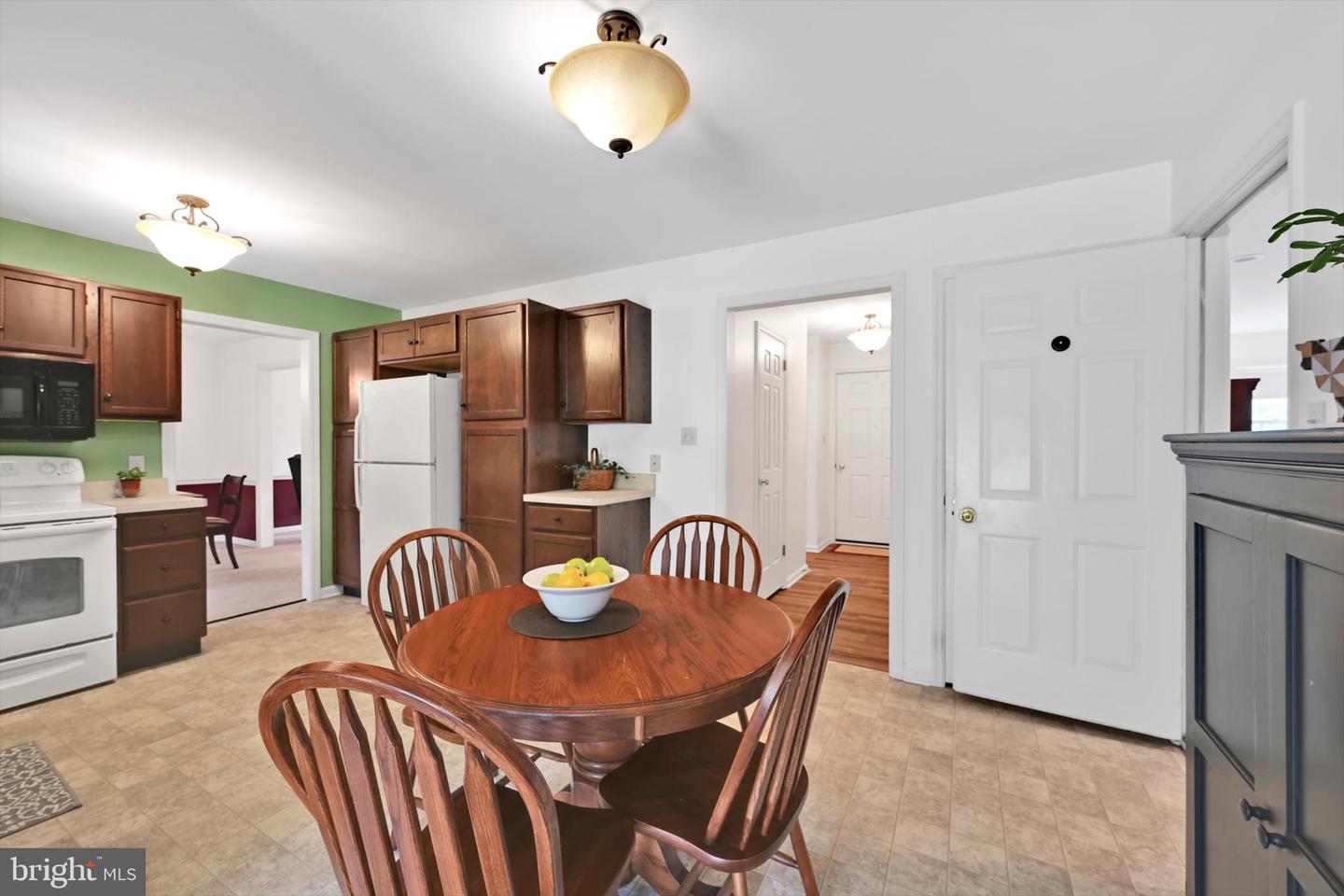 23 Charles Pl Property Photo 11