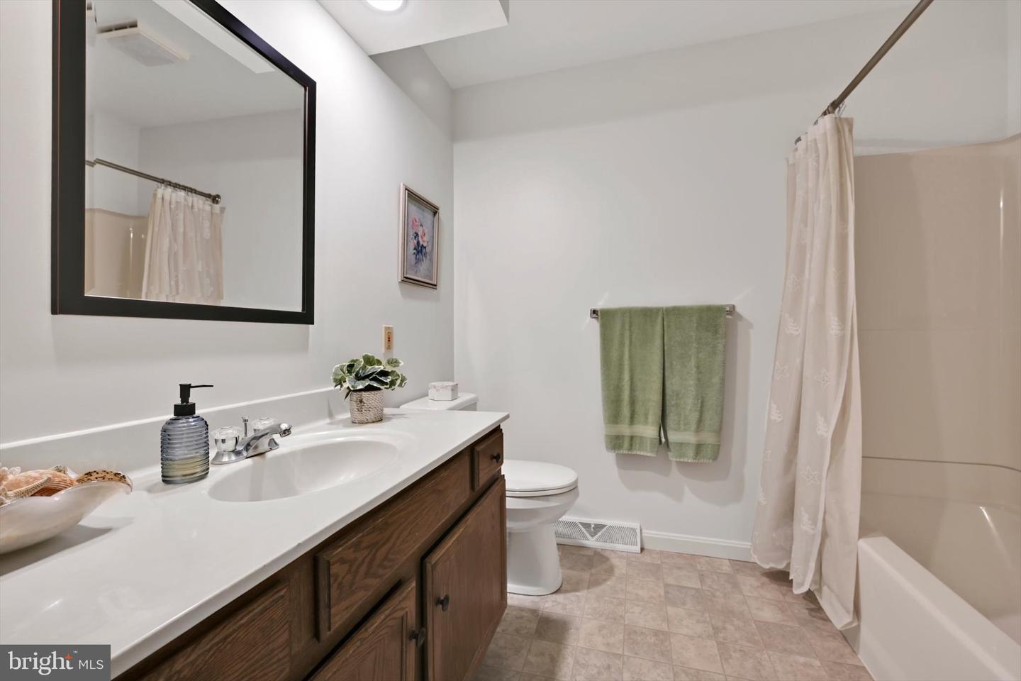 23 Charles Pl Property Photo 24