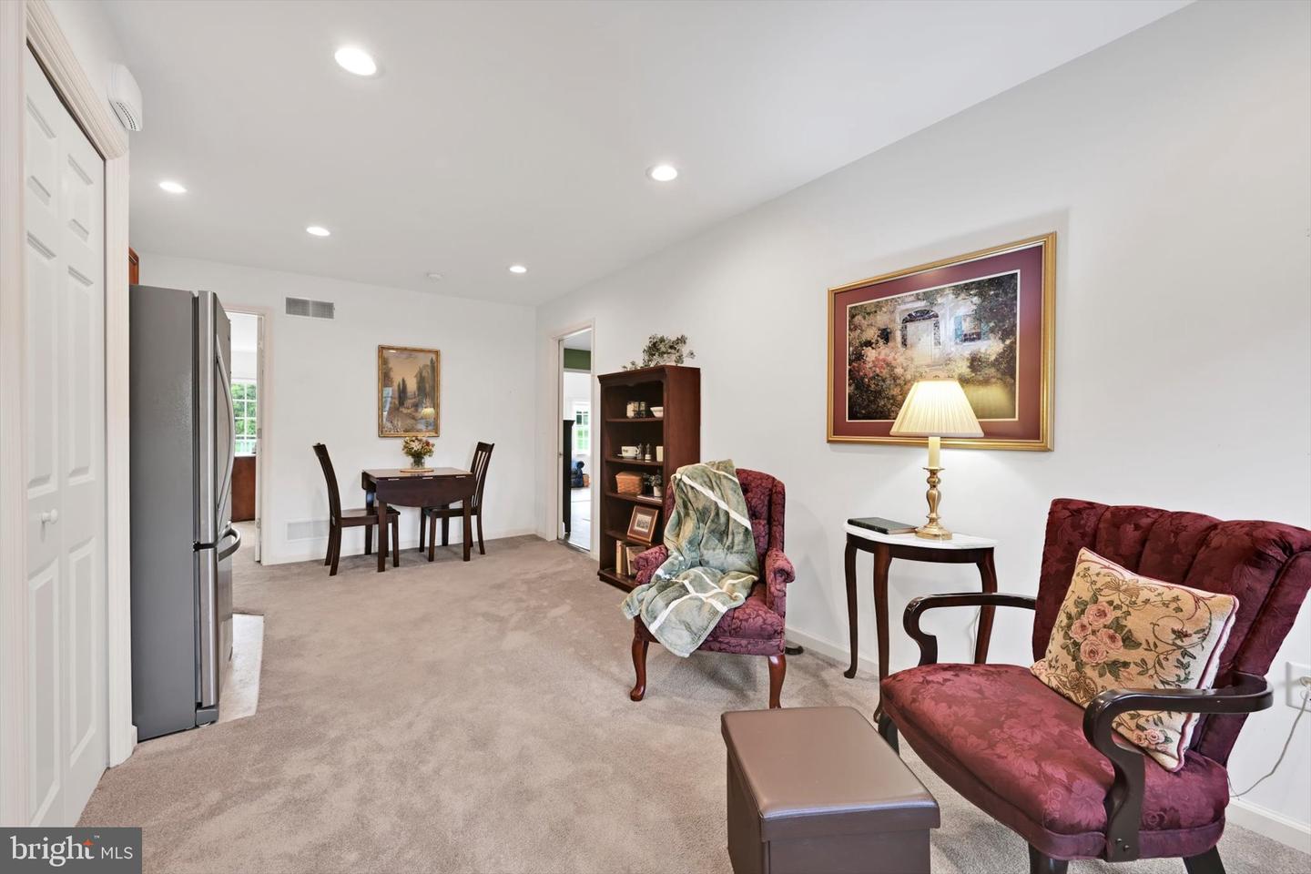 23 Charles Pl Property Photo 25