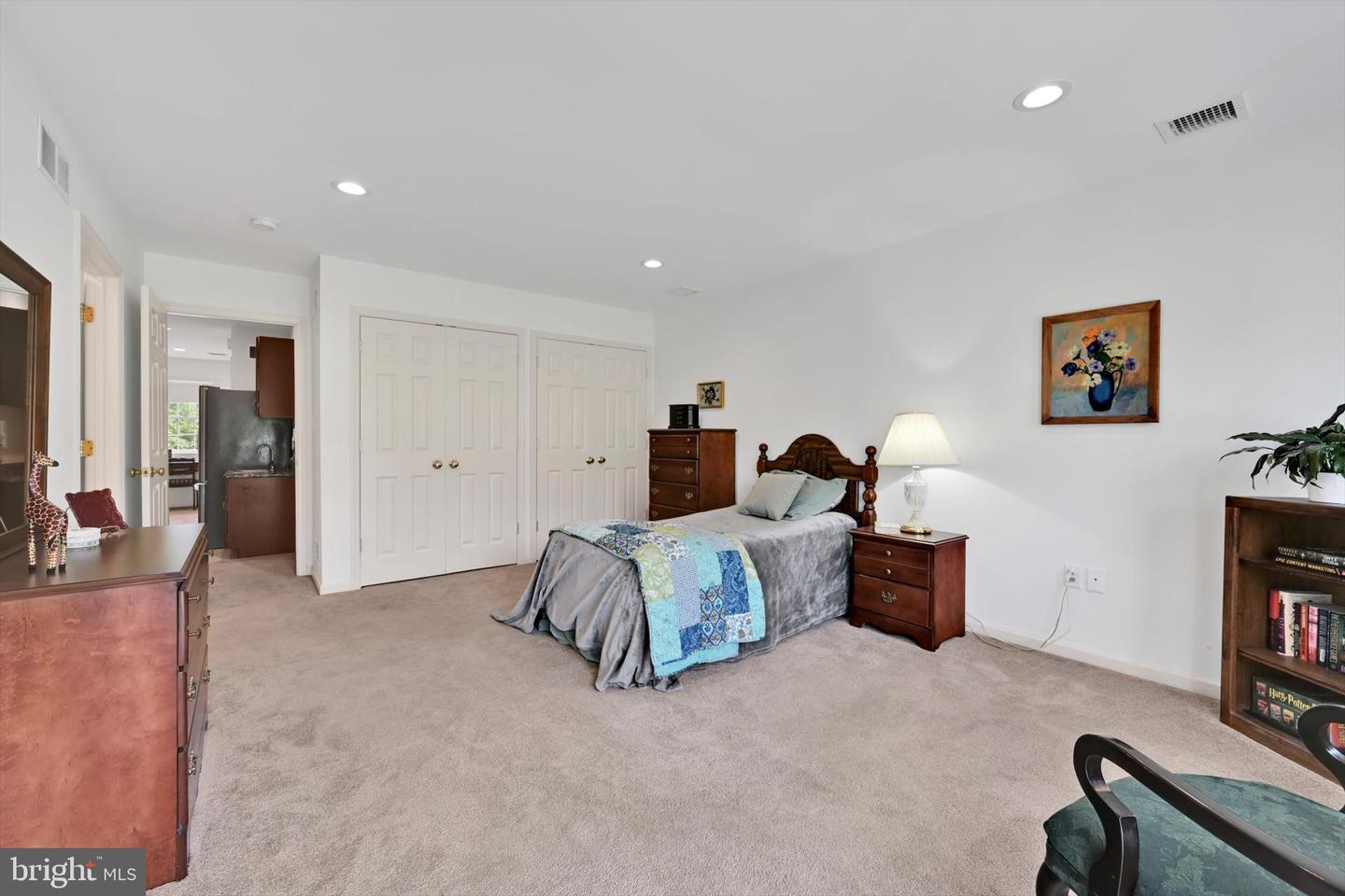 23 Charles Pl Property Photo 28