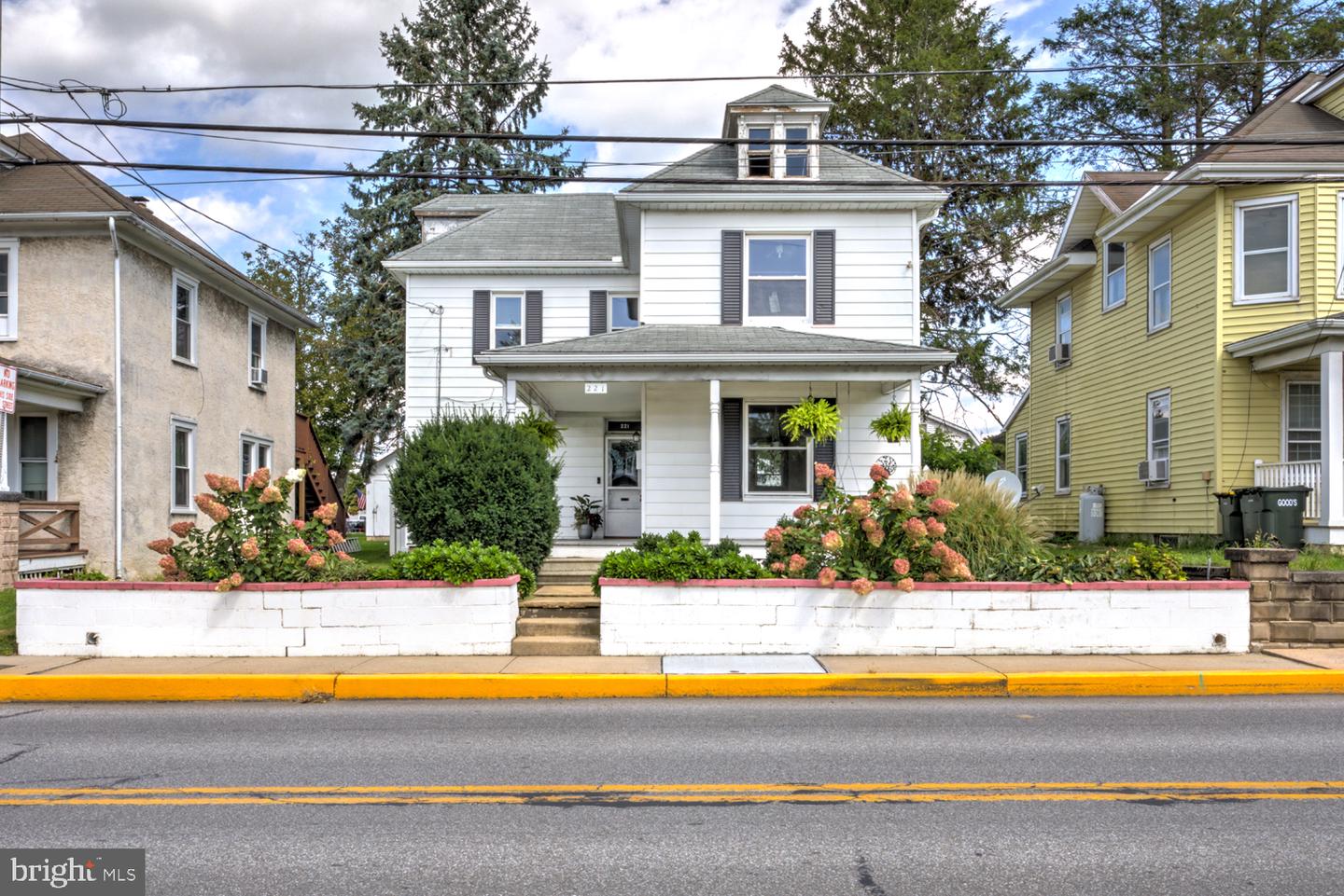 221 BRIMMER AVE