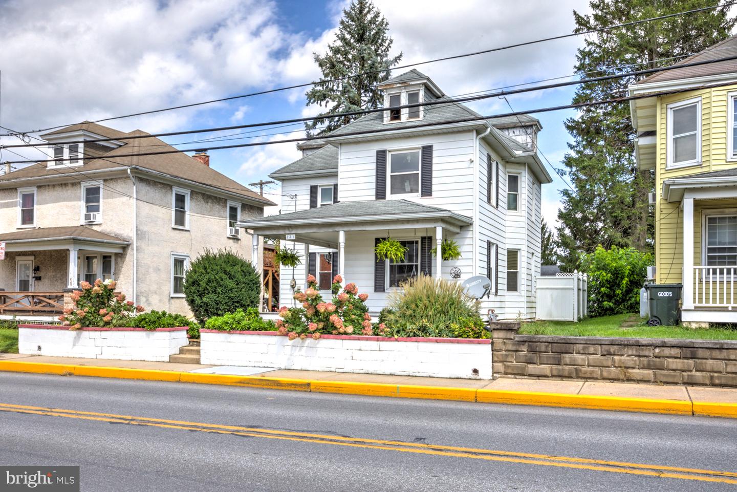 221 Brimmer Ave Property Photo 2