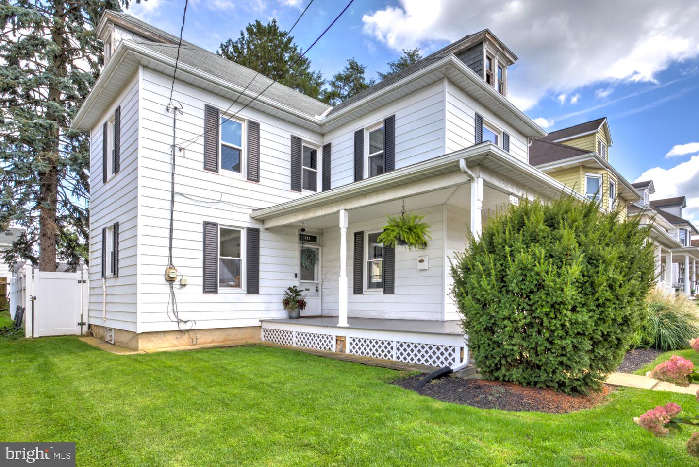 221 Brimmer Ave Property Photo 5