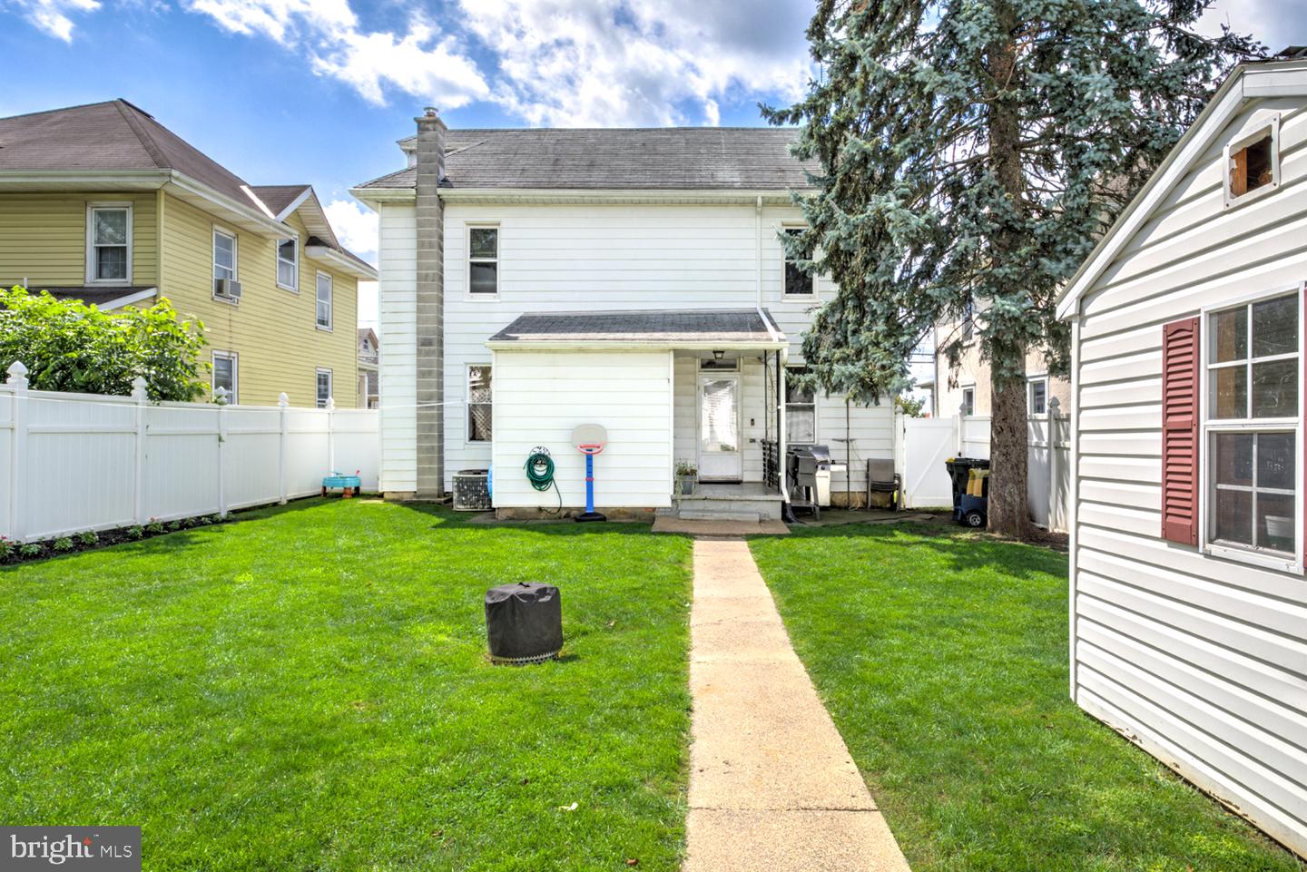 221 Brimmer Ave Property Photo 10