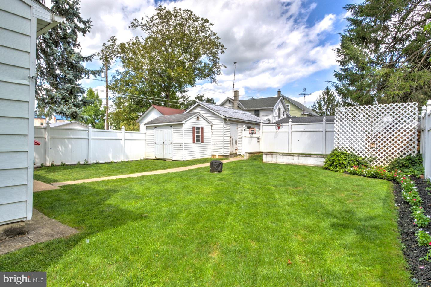 221 Brimmer Ave Property Photo 12