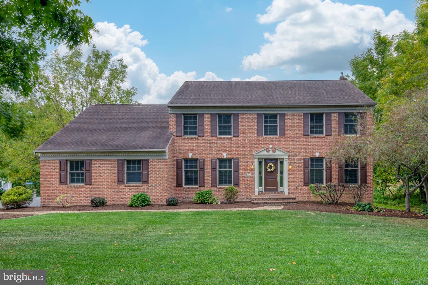 2874 Wimbledon Ln Property Photo 1