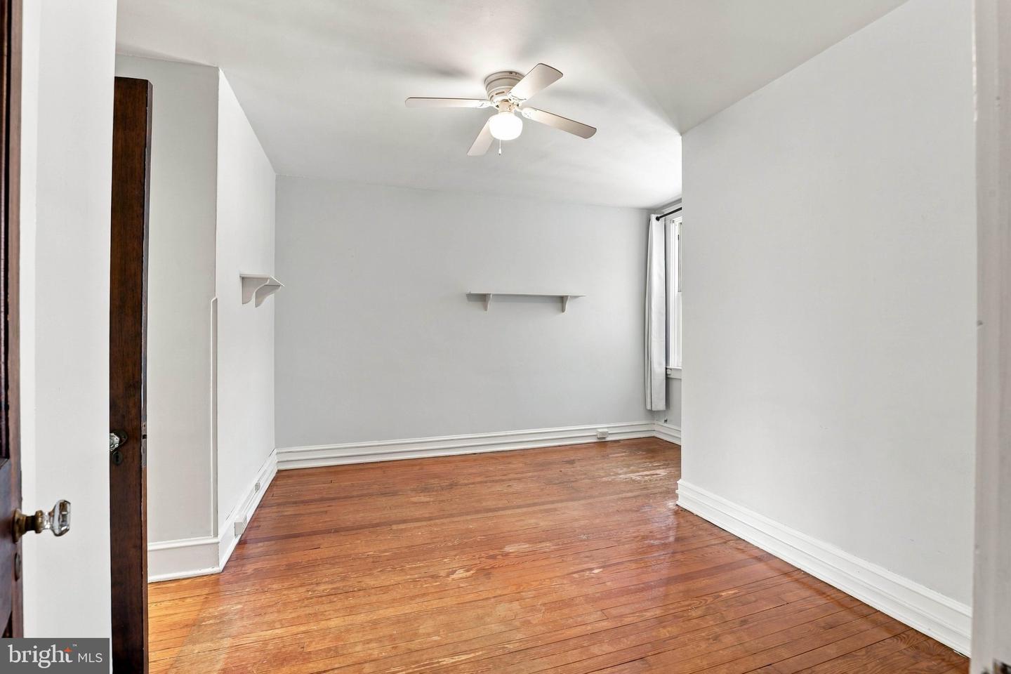 561 W Walnut St Property Photo 24