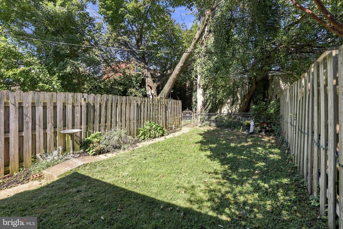 561 W Walnut St Property Photo 35