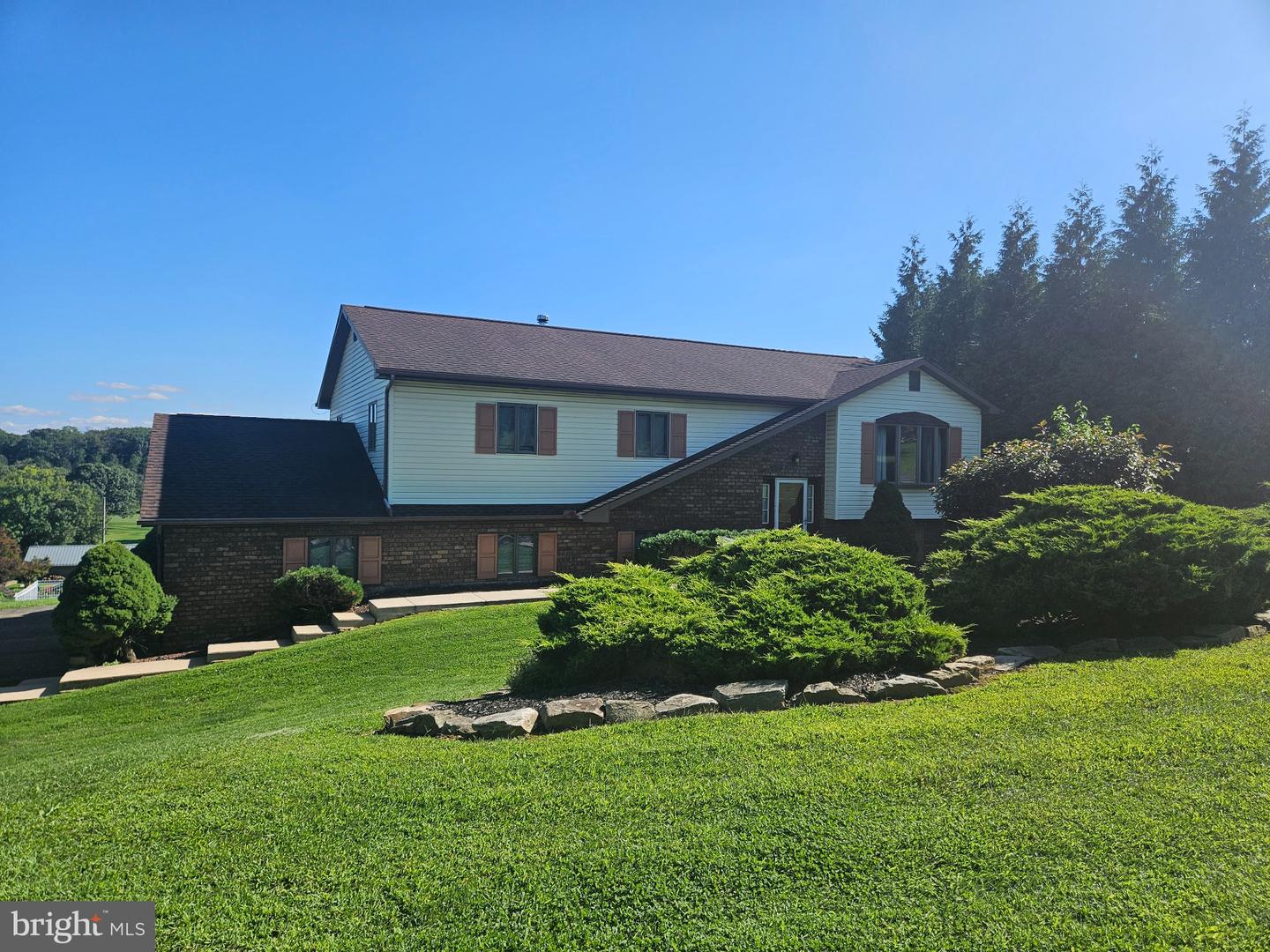 7 OLIVER DR