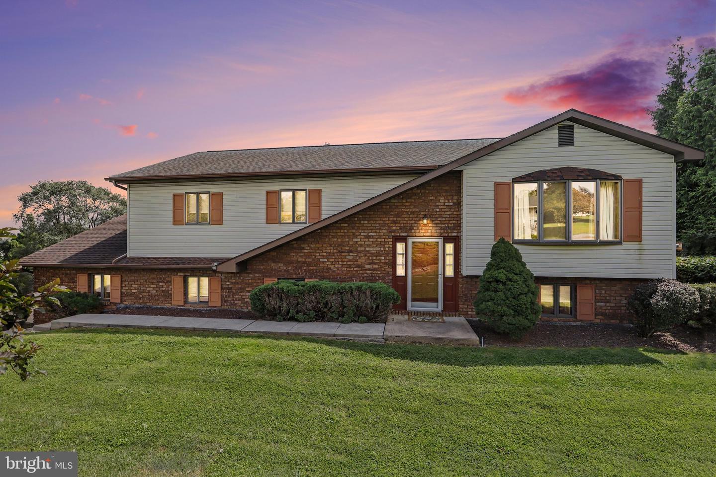 7 OLIVER DR