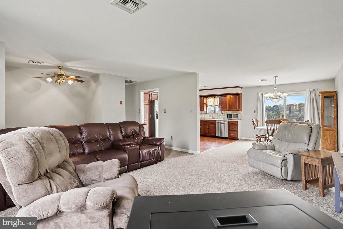 7 Oliver Dr Property Photo 6