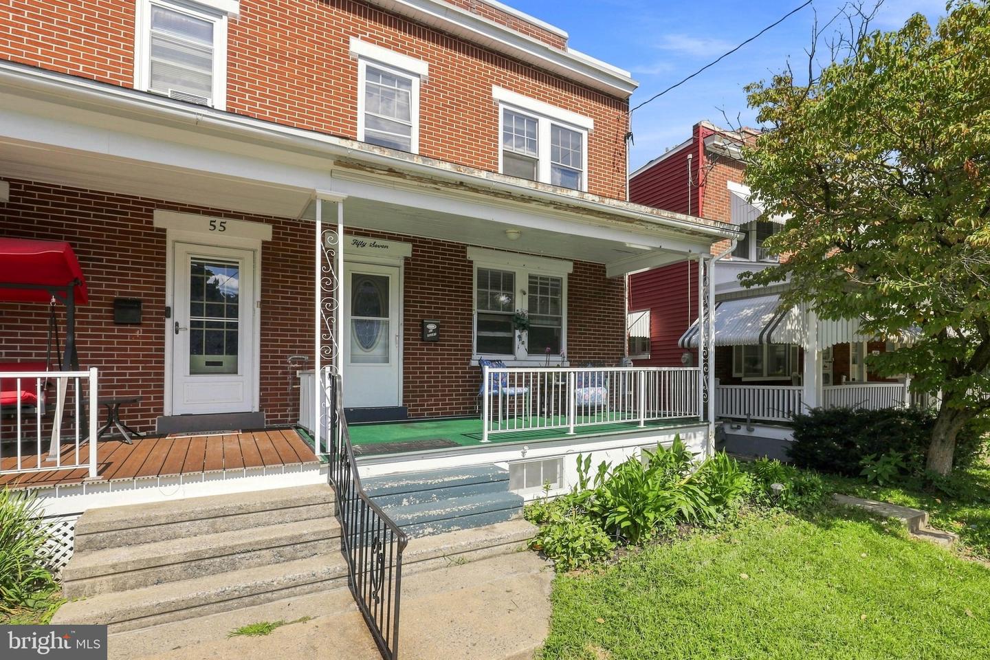 57 S Pearl St Property Photo 3