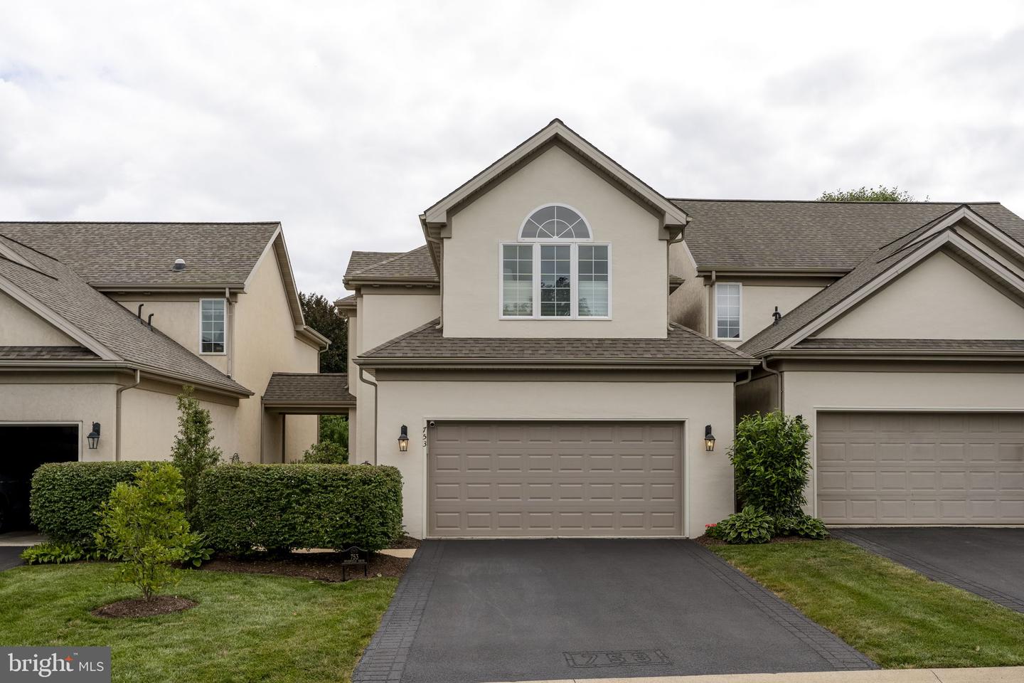 753 Woodfield Dr Property Photo 1