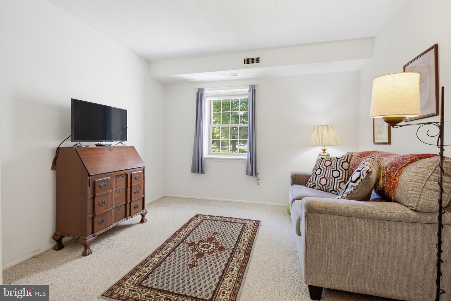 111 Valleybrook Dr Property Photo 12