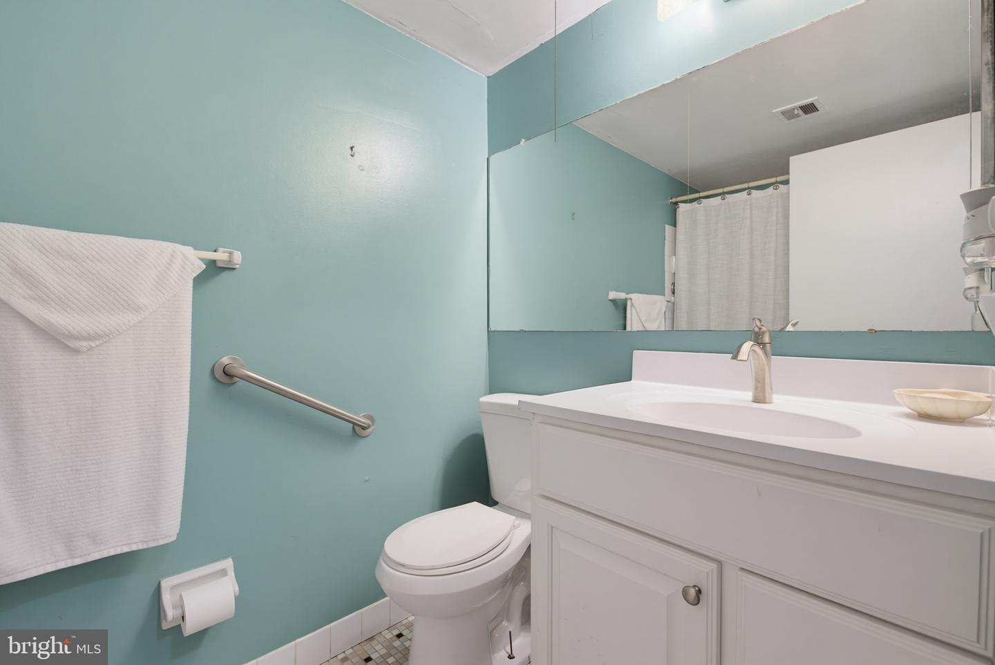 111 Valleybrook Dr Property Photo 13