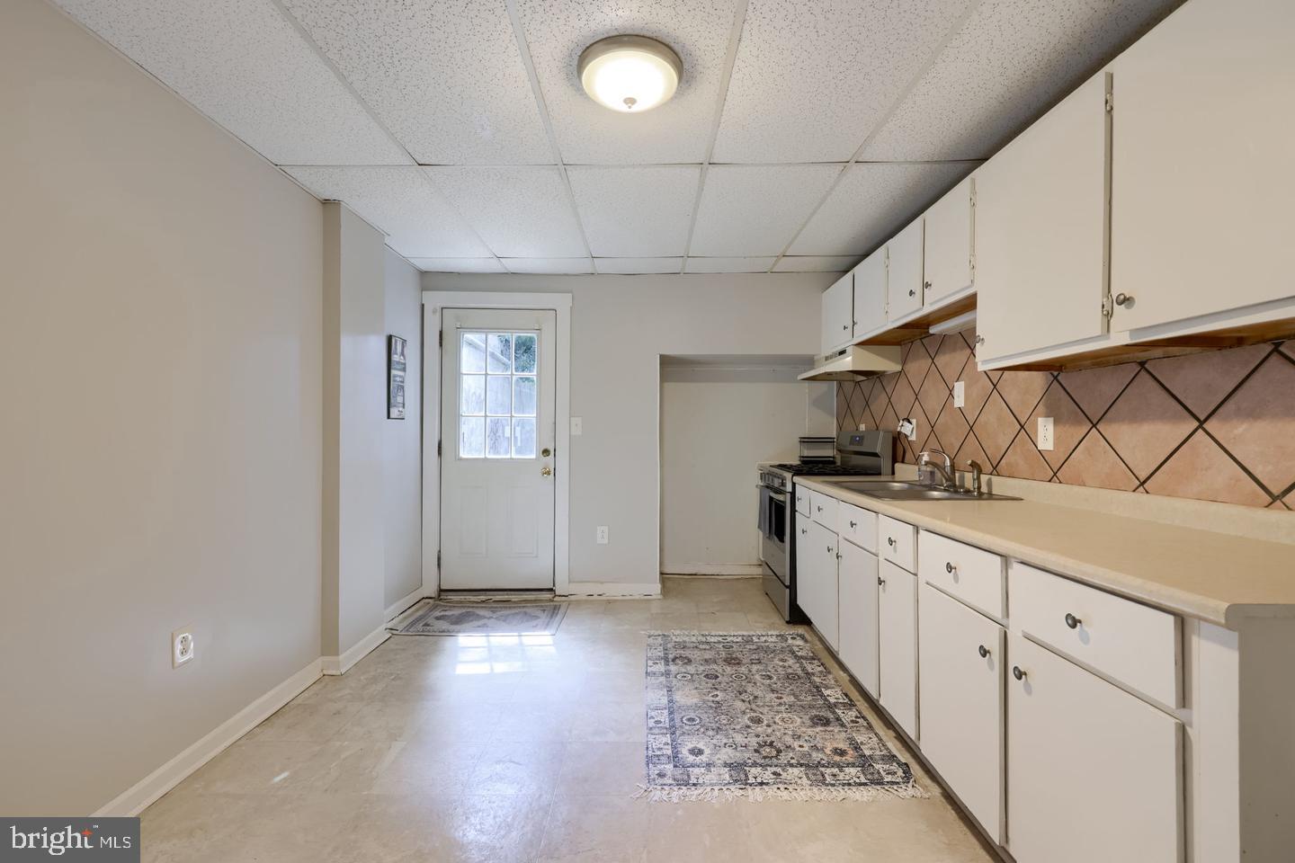 630 N Market St Property Photo 12