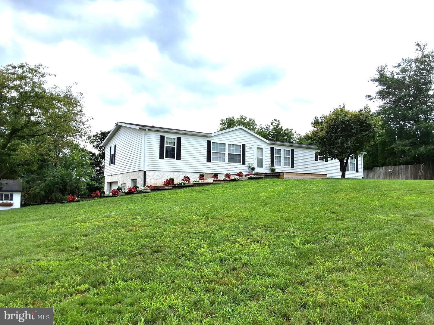 353 Cider Press Rd Property Photo 1