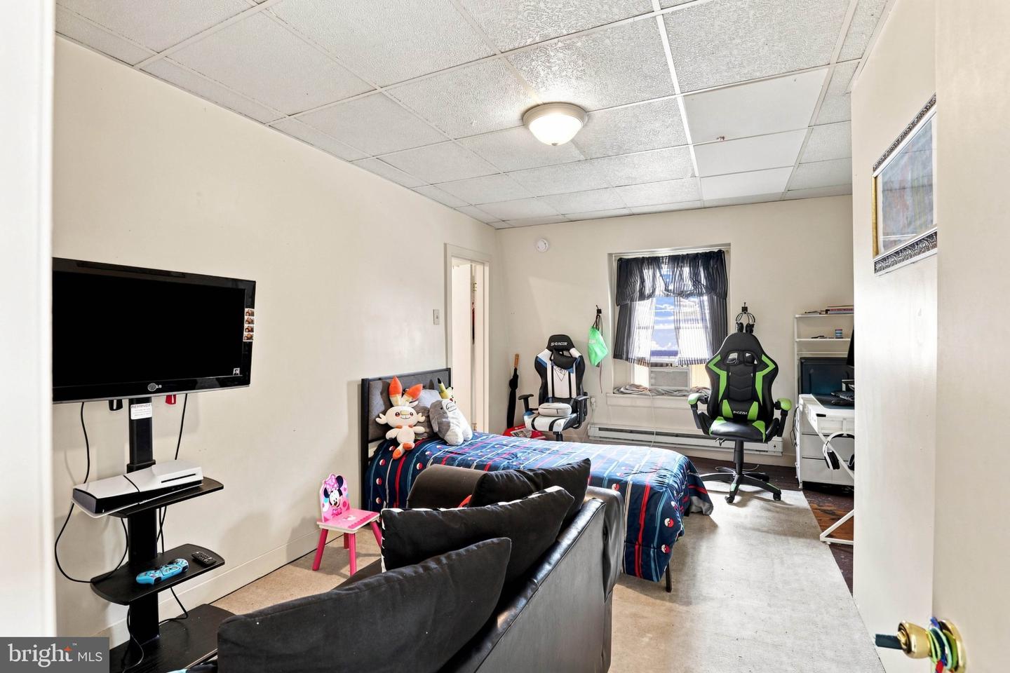152 Walnut St Property Photo 23