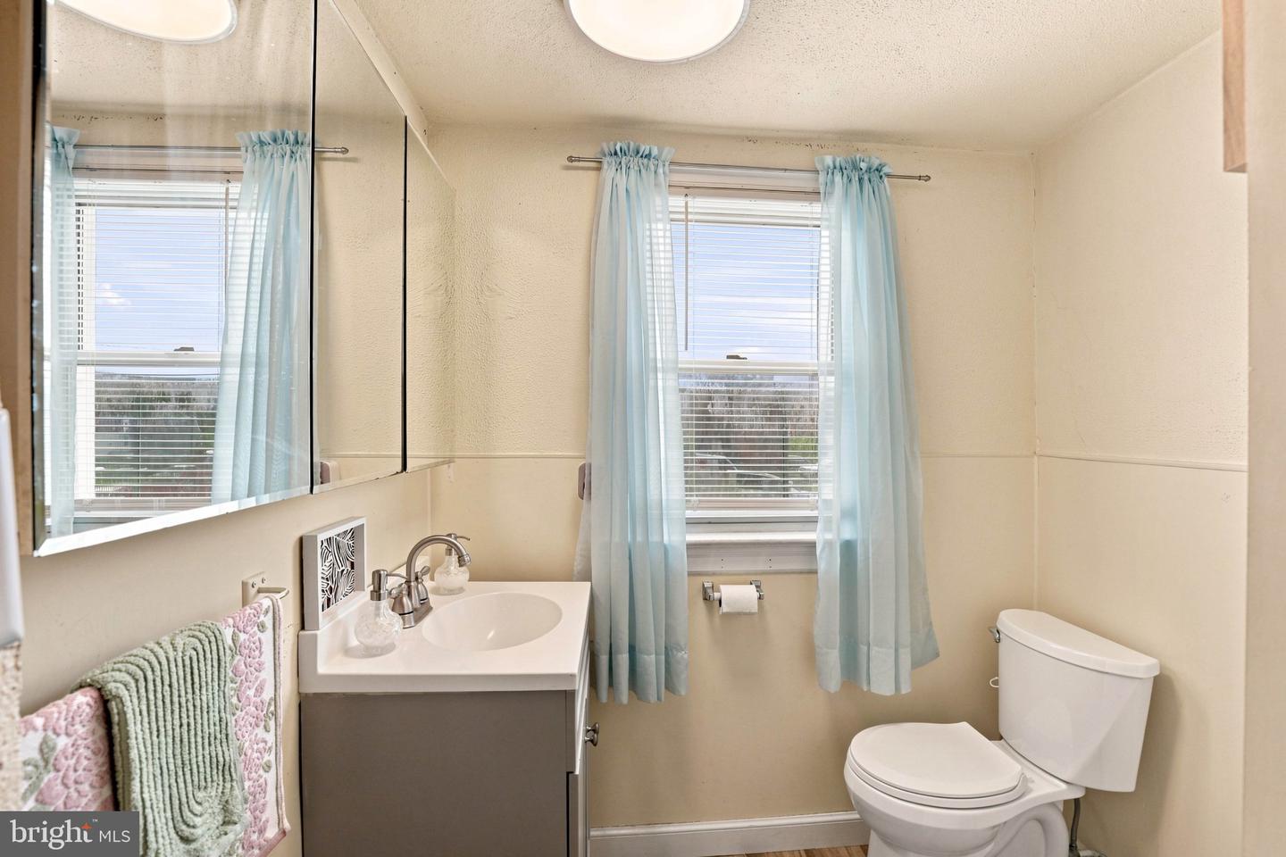 152 Walnut St Property Photo 37