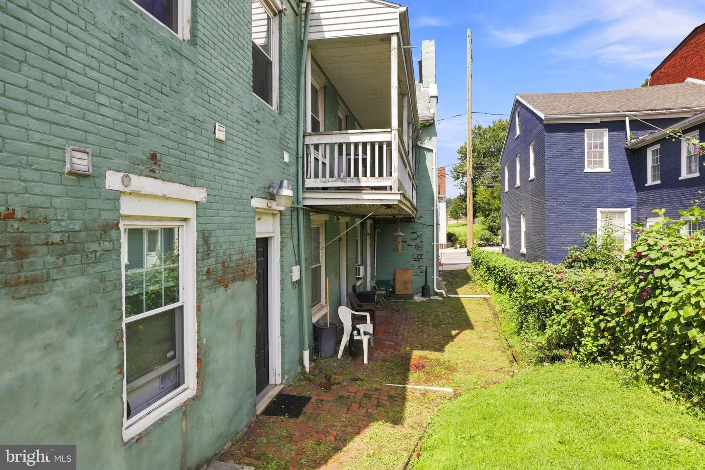 152 Walnut St Property Photo 45