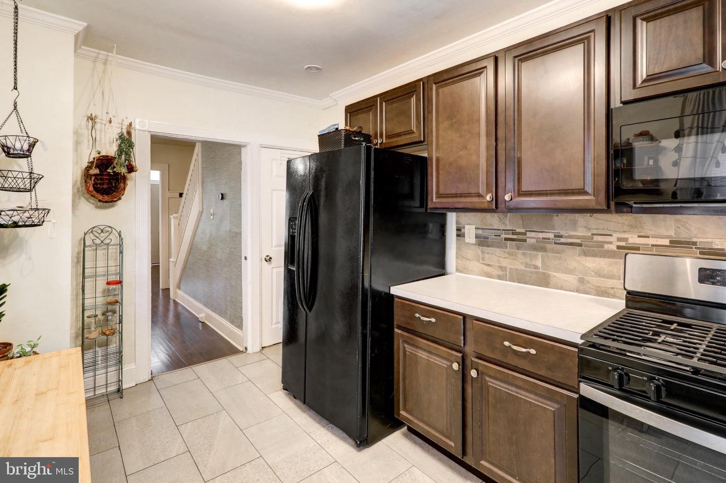 829 5th Property Photo 10