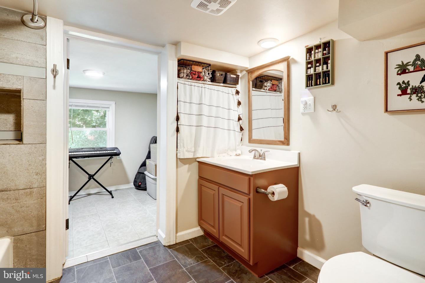 829 5th Property Photo 20