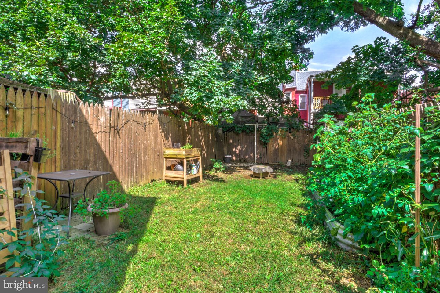 829 5th Property Photo 28