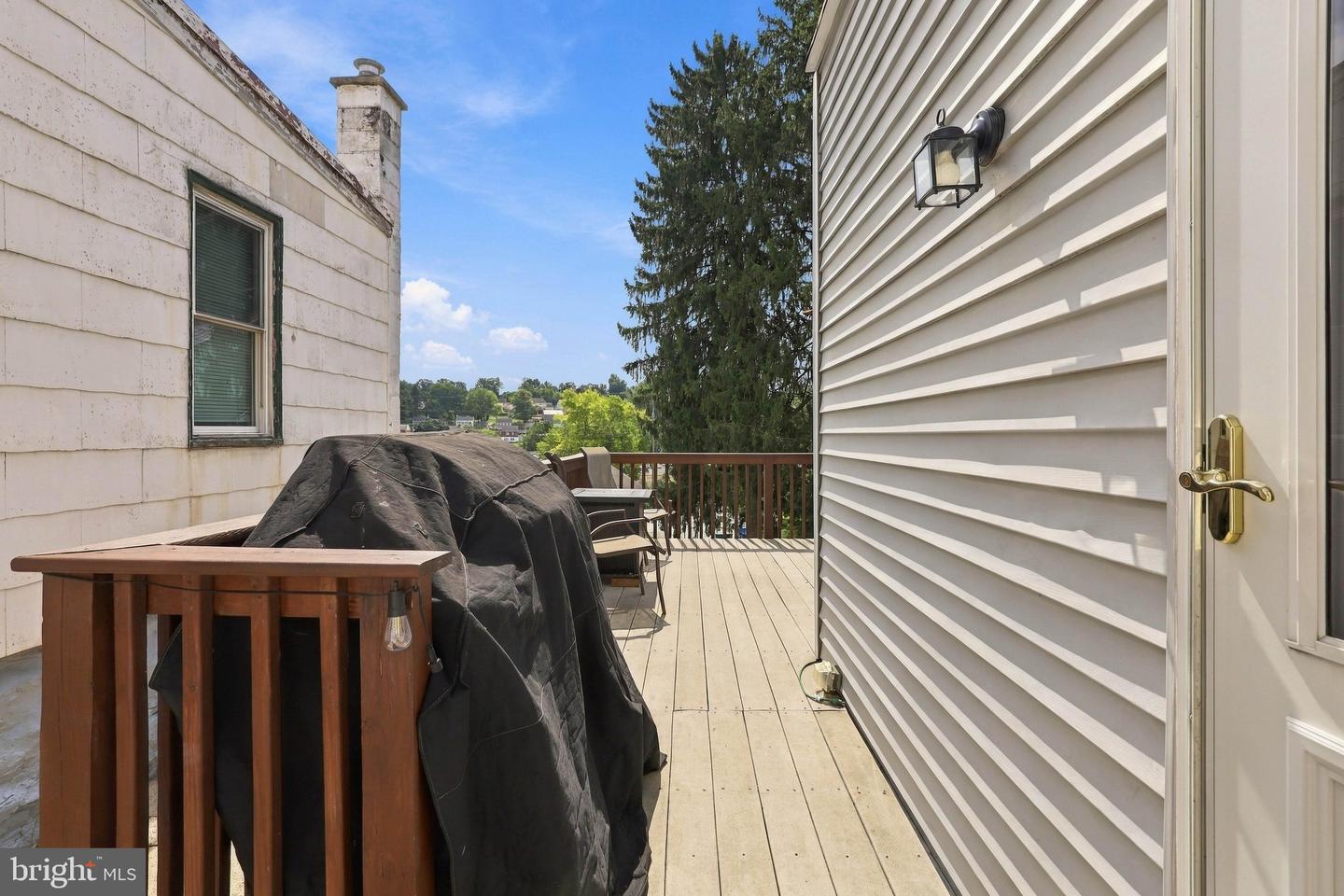 22 E Main St Property Photo 37