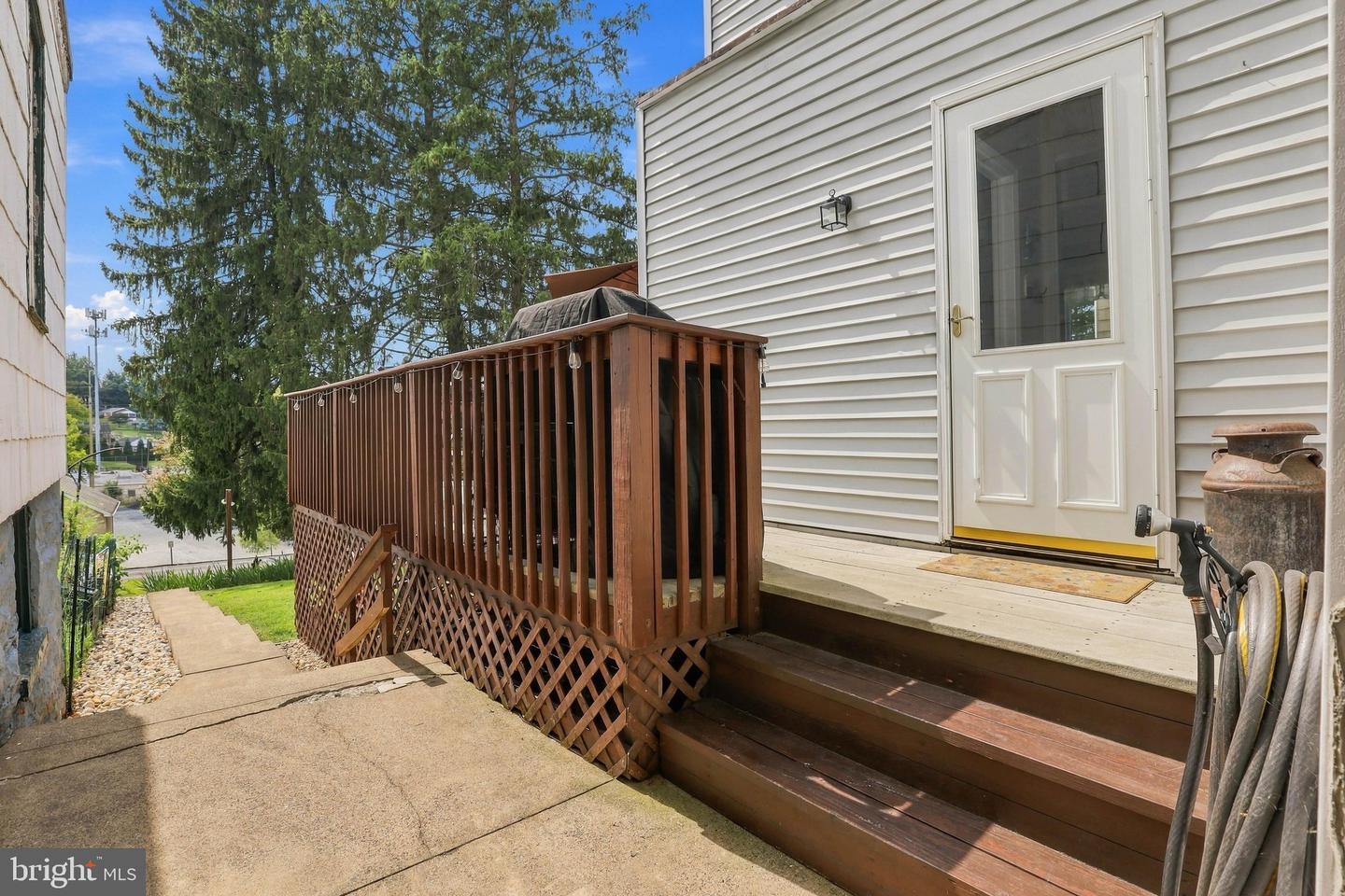 22 E Main St Property Photo 38