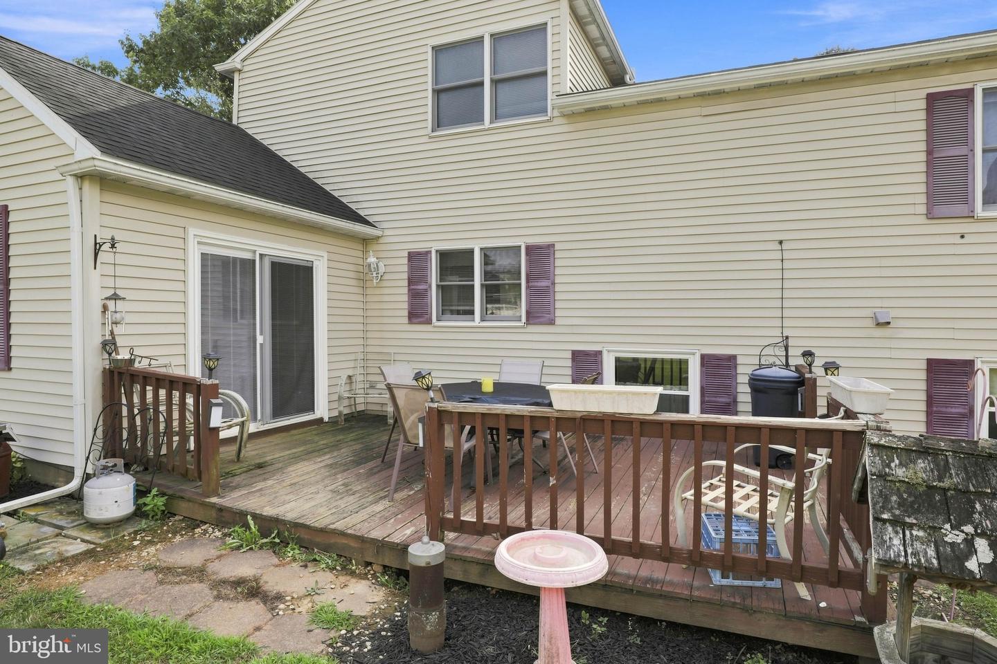 2494 Ellendale Dr Property Photo 43