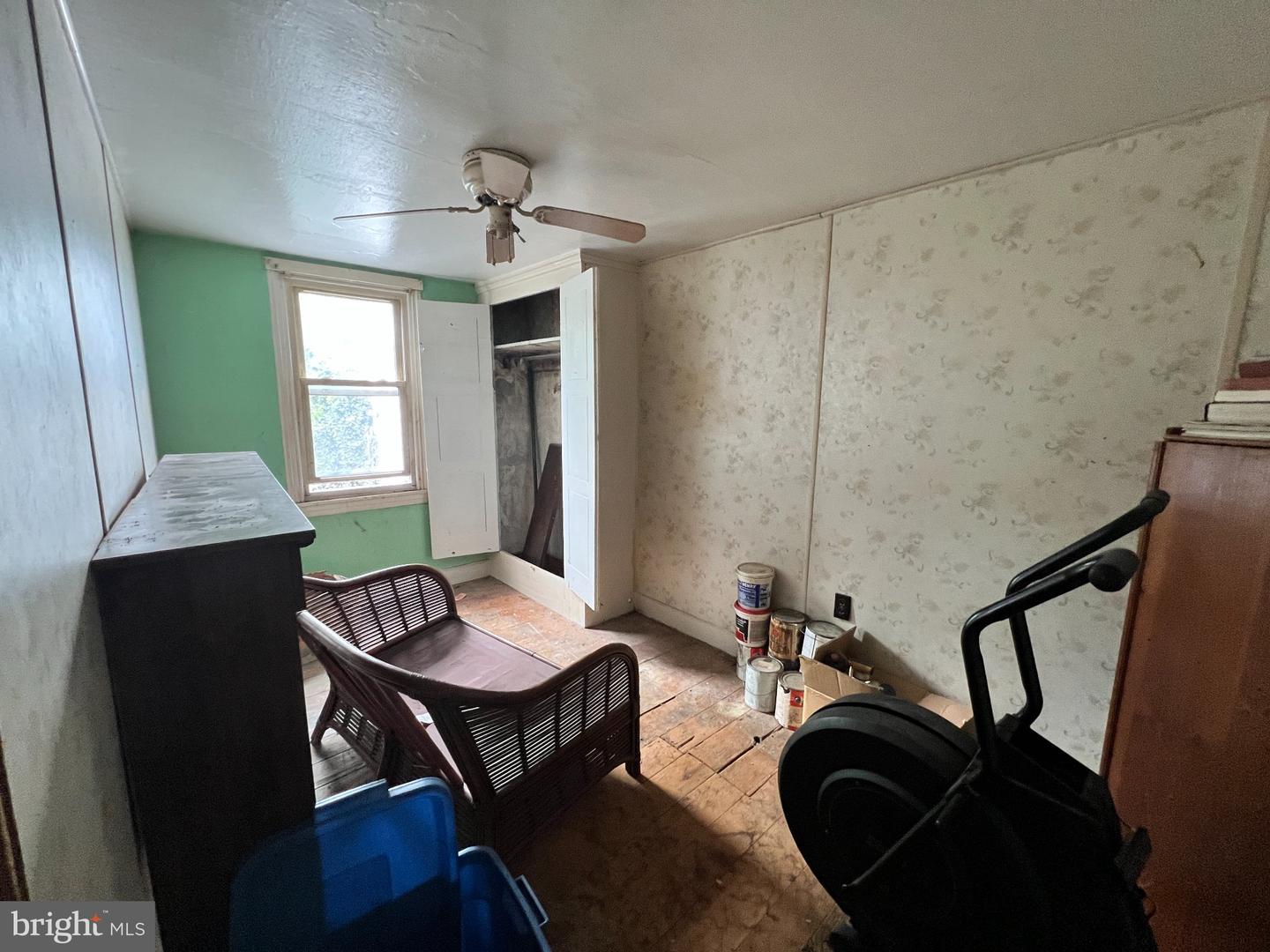 231 Lawrence St Property Photo 11