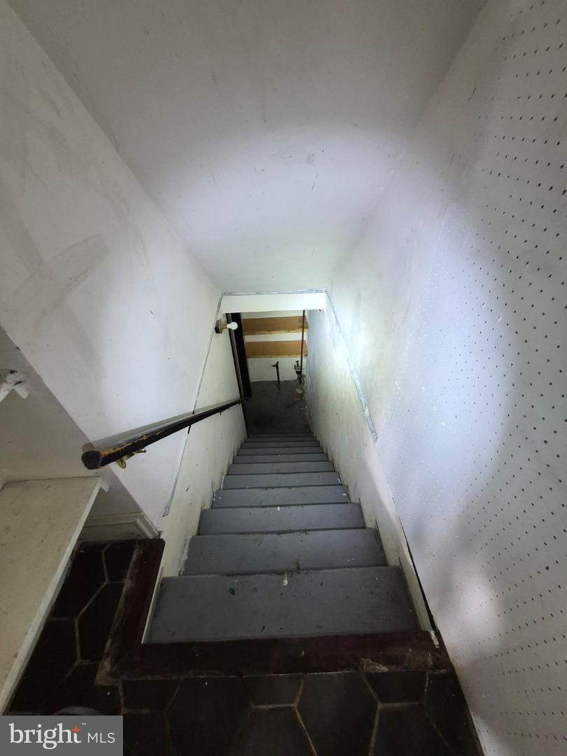 37 E Walnut St Property Photo 12