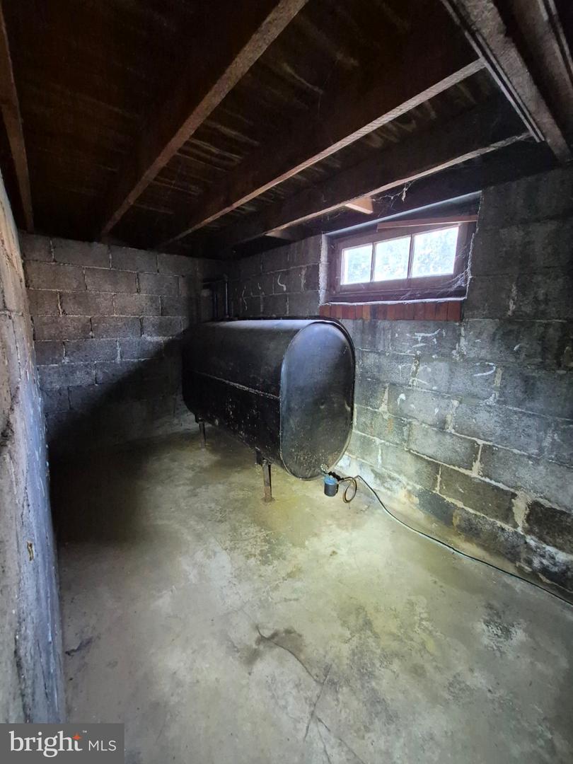 37 E Walnut St Property Photo 19