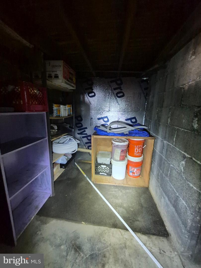 37 E Walnut St Property Photo 20