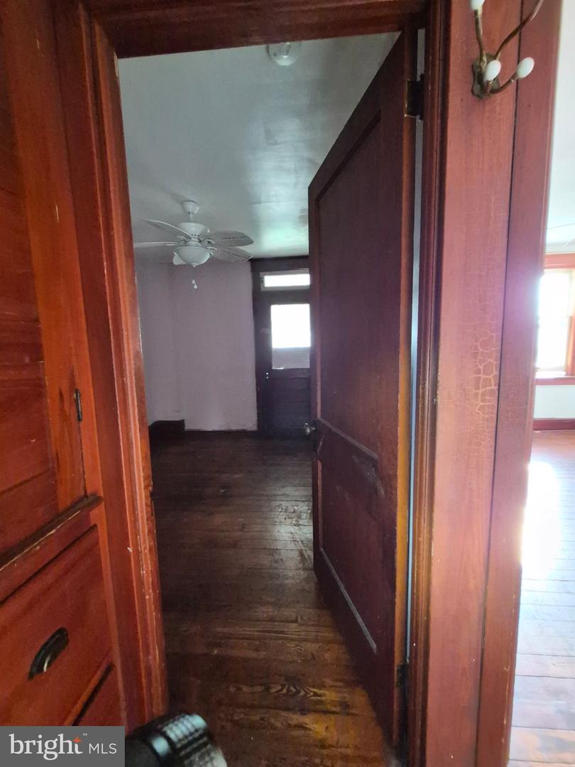 37 E Walnut St Property Photo 23