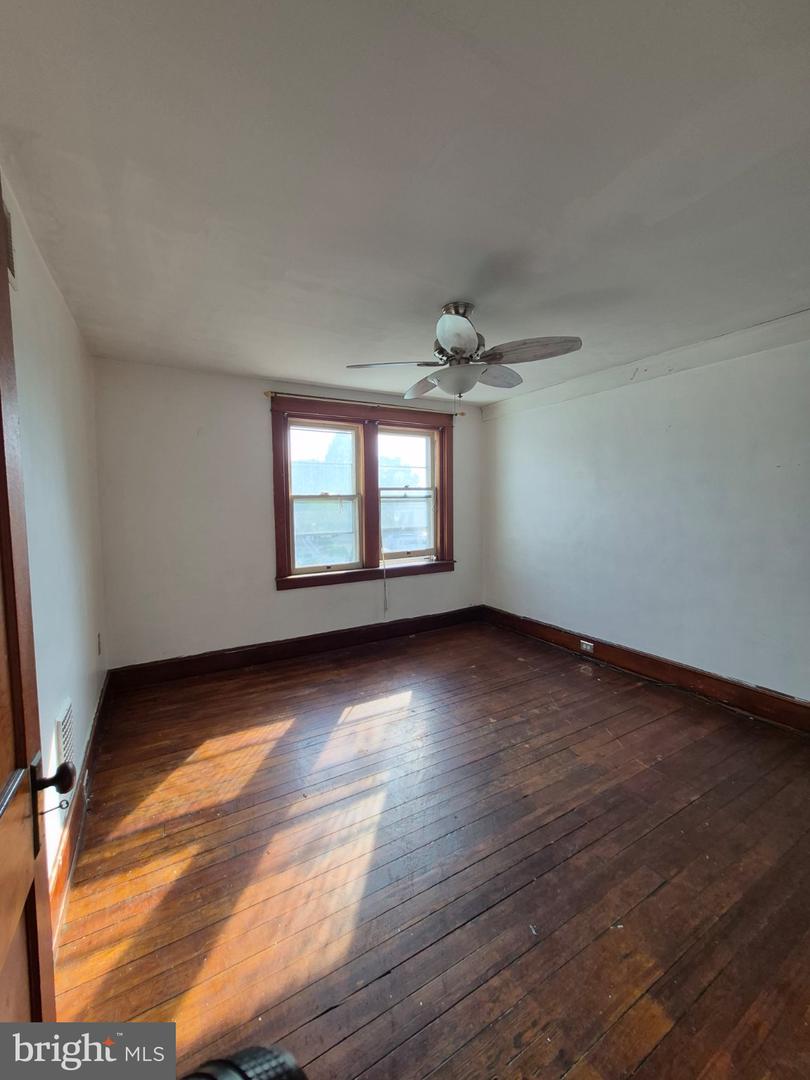 37 E Walnut St Property Photo 26