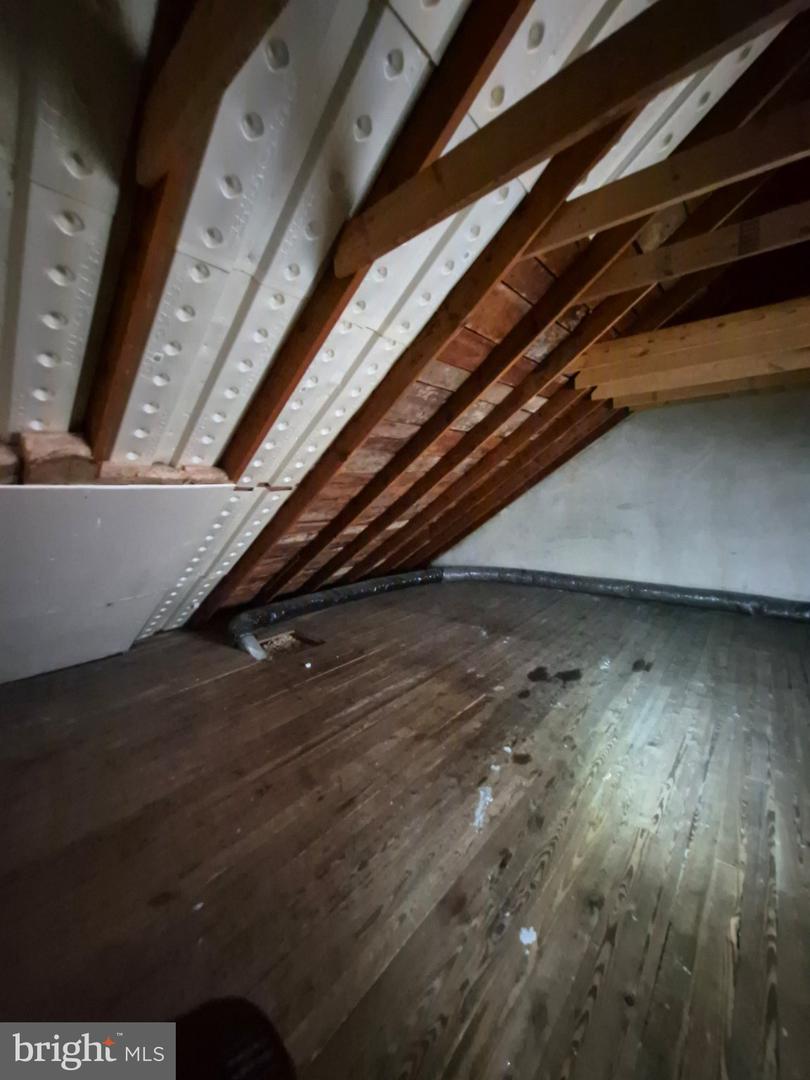 37 E Walnut St Property Photo 35
